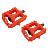 861 Plastic Pedals 9/16 Inch - Red